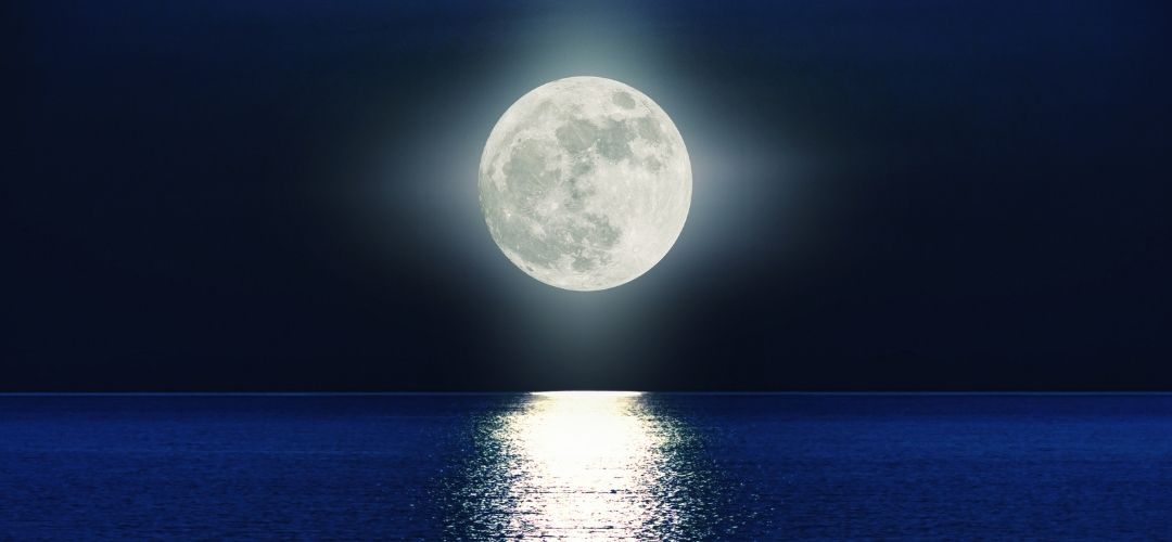 moon phase energy lunar cycle manifestation ritual